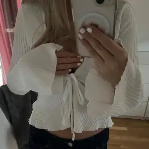 Så fin blus från gina, använd tre gånger så i nyskick🥰