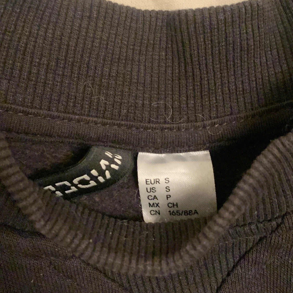 Svart sweatshirt från Easy Soul Athletics - 91