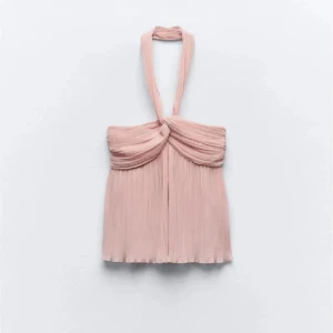 Söt top från Zara - En ljusrosa top från Zara. Dragkedjan kan strula lite med den är inte sönder, ganska bra skick annars.