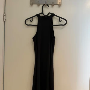 Poloklänning från Shein - Aldrig använd, prislappen finns kvar. 