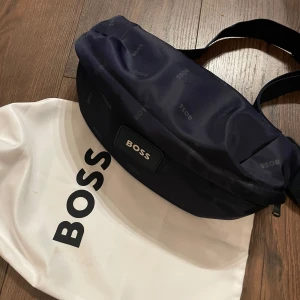 Hugo Boss magväska - Nyskick!