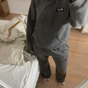 Mjukis set  - Grå mjukis set, bra skick!!