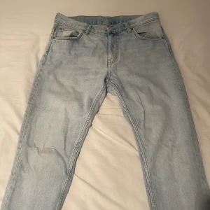 Weekday jeans - Ljusblåa weekday jeans W31 L30