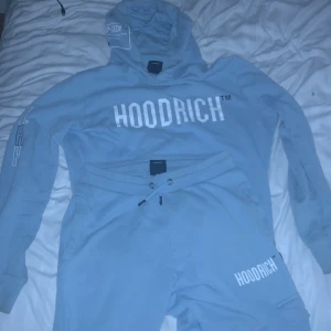 hoodrich dress - bra skicka använt max 6 gånger  storlek S passar även M priset kan diskuteras 