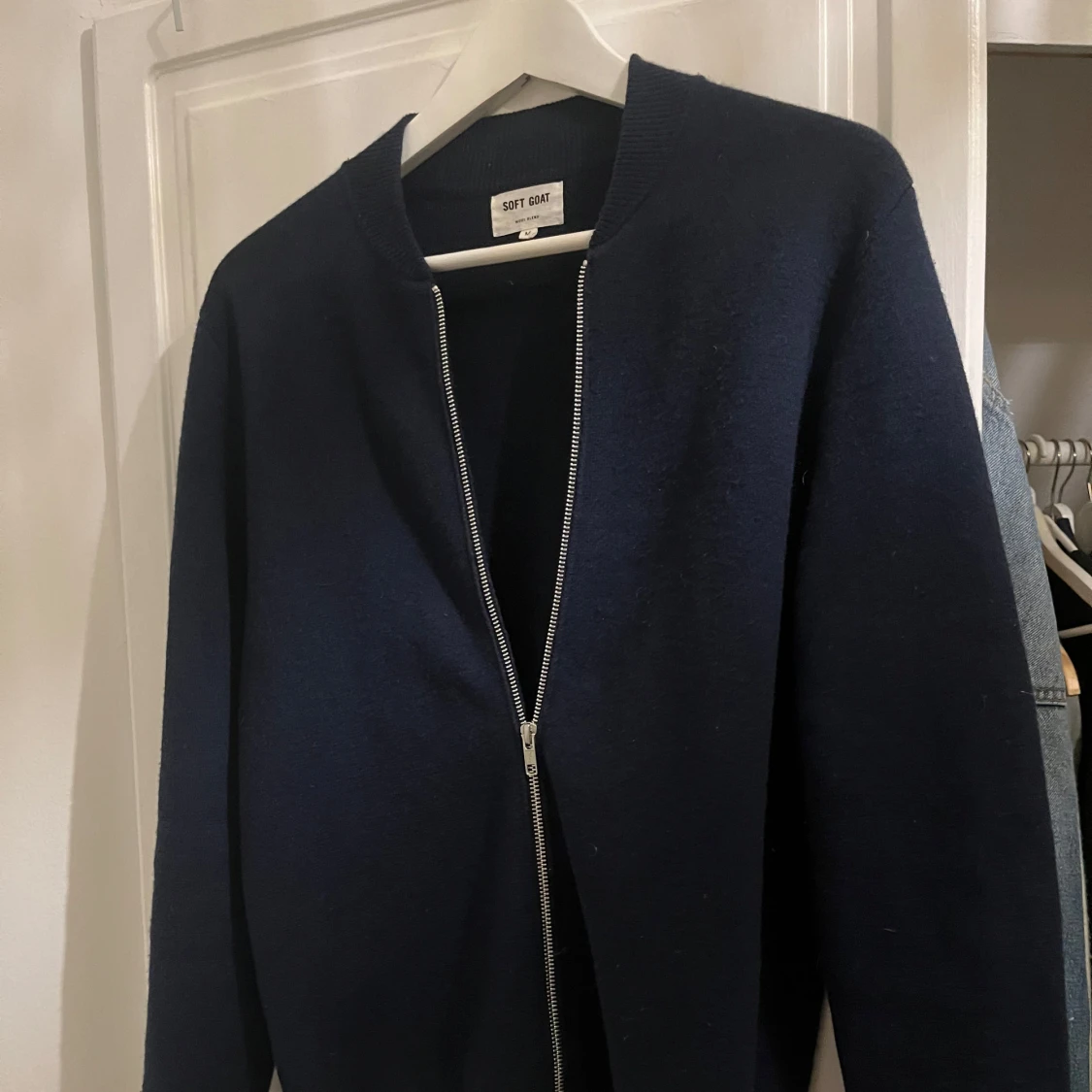 Mörkblå kofta från Soft Goat