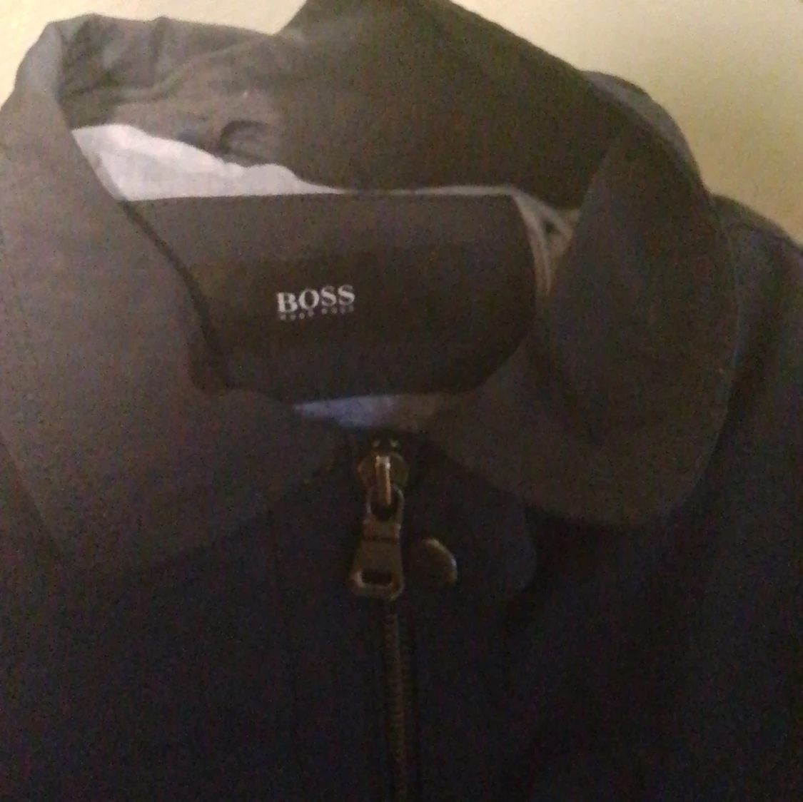 Hugo Boss jacka  - 91