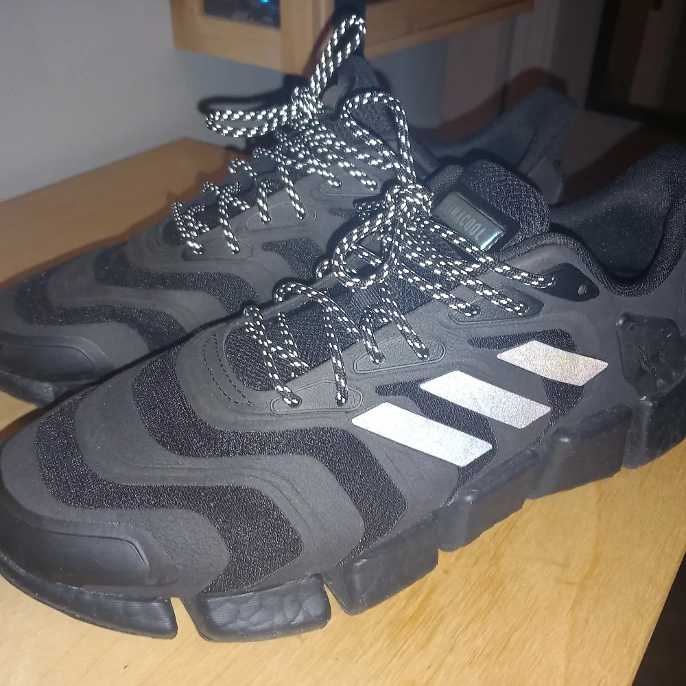 Adidas ClimaCool Herr Stl. 44. Helt nya köpt för några år sedan för typ 1200:-. Skor.