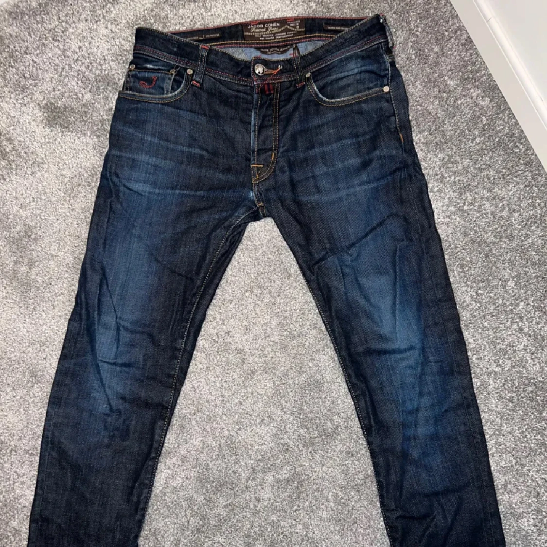 Mörkblå jeans från Jacob Cohen - 90
