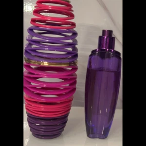 Lila och rosa parfymflaska - Justin Bieber 50 ML