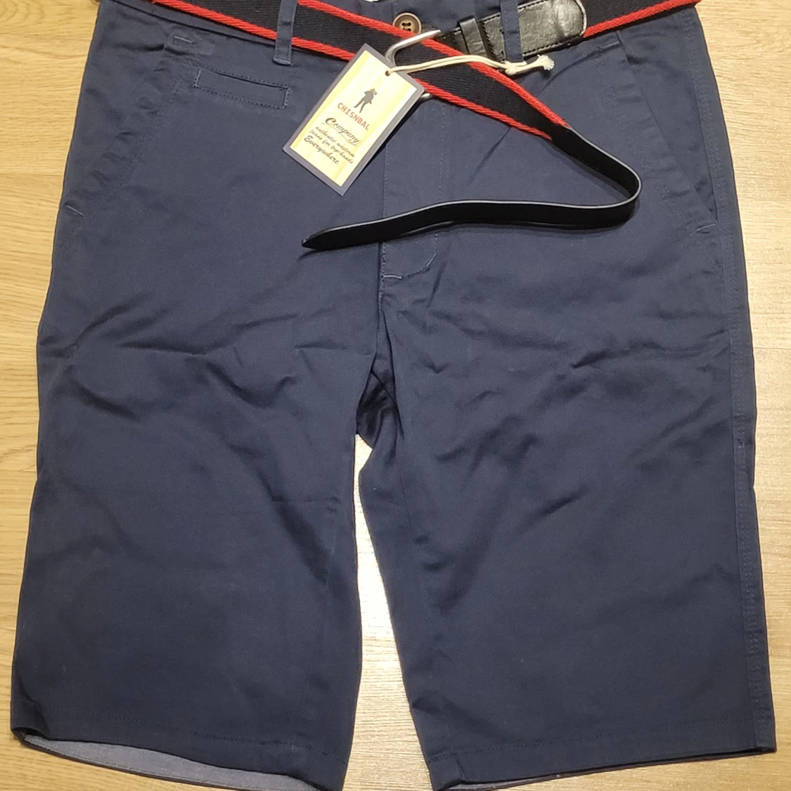 Mörkblå shorts från Chisnbal