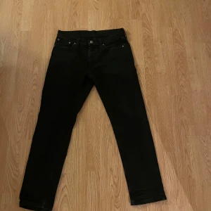 Levis jeans 501 - Svarta jeans från Levis.                                                      Model 501