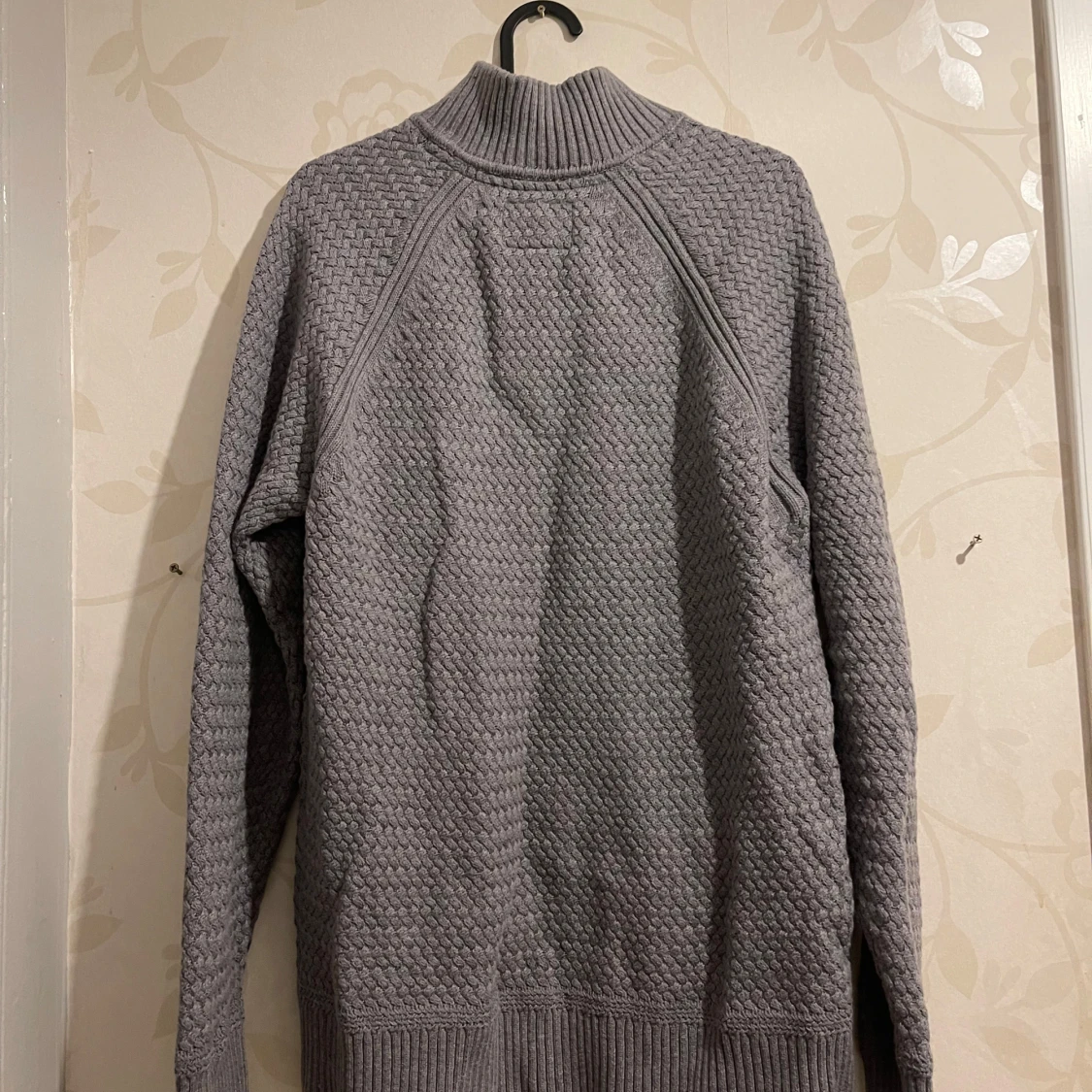 Grå stickad tröja med dragkedja från Bondelid - 90