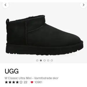 Säljer ett par svarta UGG W Classic Ultra Mini i mycket bra skick. De är varmfodrade och bekväma perfekta för vintern. Inköpta för 2000kr i januari detta år, så har endast används en halv säsong i mycket bra skick. 