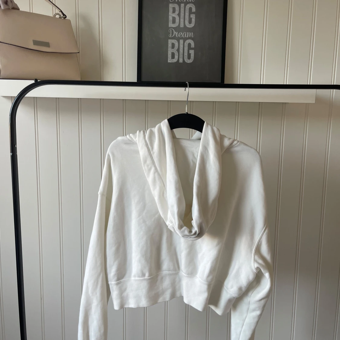 Vit croppad hoodie från Nike - 91