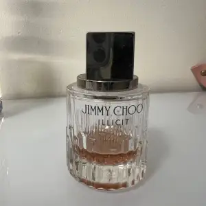 Jimmy Choo - Illicit, eau de parfum. 40ml flaska (ca 10ml kvar i flaskan) 