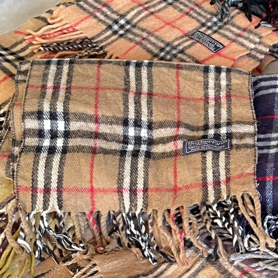 Beige burberry halsduk