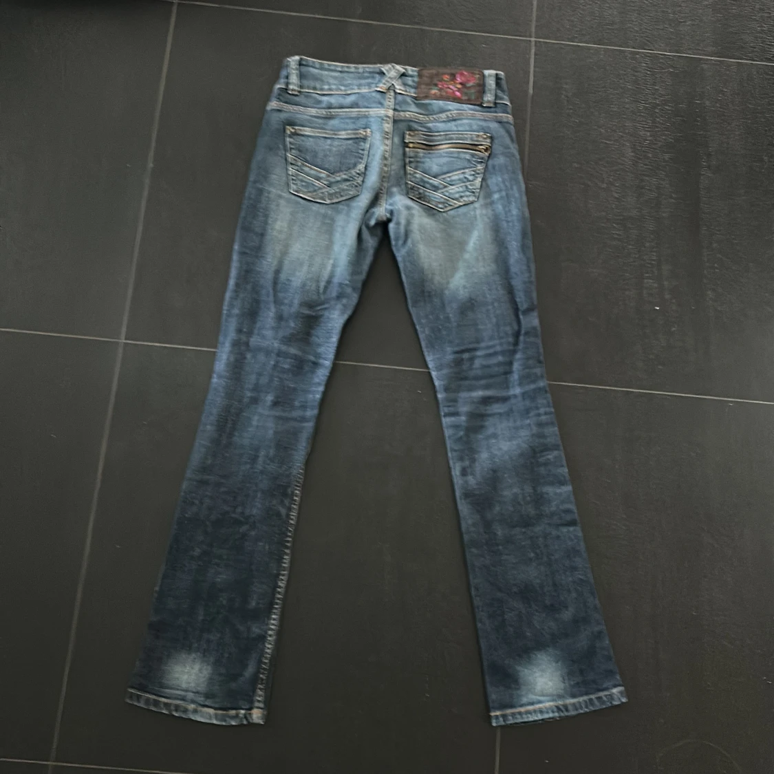 Lågmidjade Bootcut jeans med leopard - 91