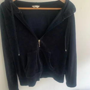 Hoddie  - Knappt använd 💗