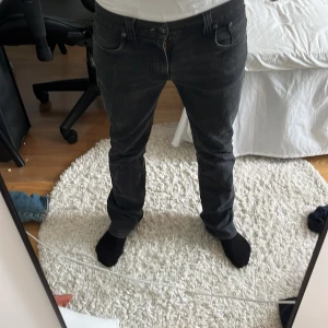 Nudie jeans - Storlek 31-32 jag säljer dom för dom passar inte mig. Pris går att diskutera