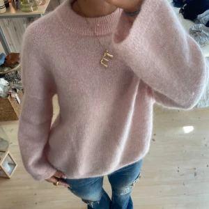 Tröja - SUPERSNYGG mohair stickad tröja💕💕