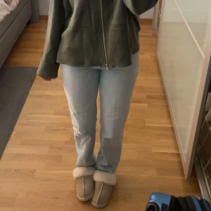Jeans - Raka midrise jeans från Zara Fint skick!
