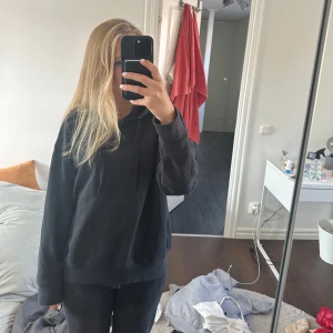 Hoodie - Storlek M och bra skick.