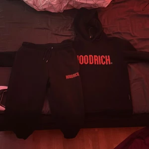  Hoodrich  - Den är använd ett par gånger men den är hel och är 10/10 Skick 