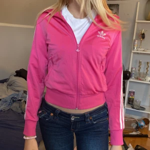 addidas hoodie - super snygg addidas, skriv om du har frågor❤️