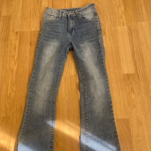 Jeans  - Jeans inköpta från SHEIN använd 1 gång på grund av fel storlek.