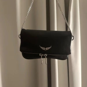 Liten Zadig väska  - Jätte fin Zadig väska, varsamt andvänd vilket betyder bra skick! 🩷