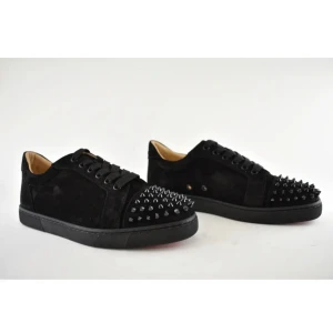 Loubs  - Säljer mina skor för de ej kommer till användning.  (nytt skick) kontakta om fler bilder  