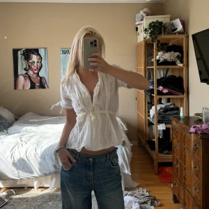Blus Zara - Knytblus från Zara i storlek xs! Behövs ett band till❤️