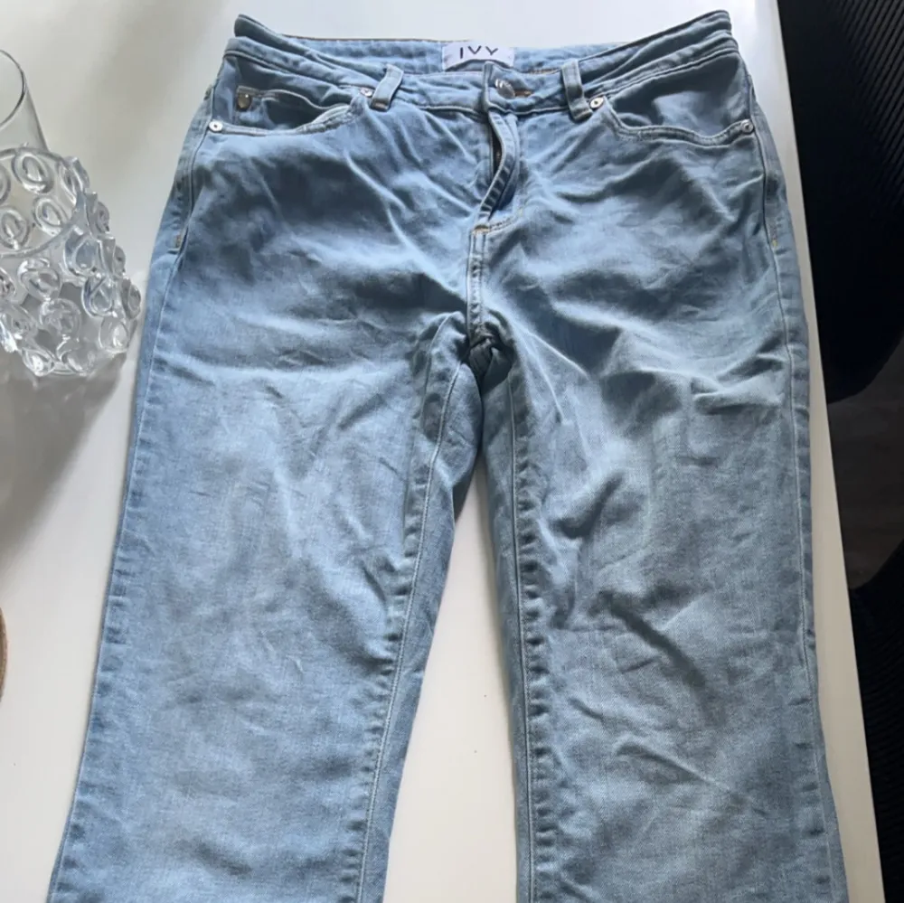 Storlek 27 Märke IVY Köpte på Second hand för 750 men kostar runt 900 och uppåt Använda 1 gång och inte sönder eller något fel. Kan diskutera pris. Skriv privat för mer info och bilder. . Farkut & Housut.