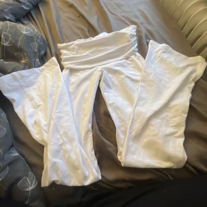 Vita yoga pants - Nya, passar mig som är 160