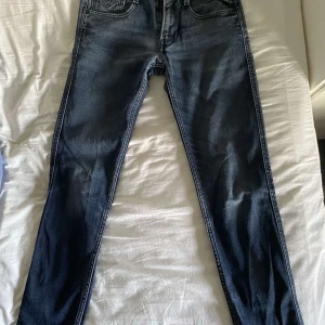 Replay jeans - Säljer nu mina feta replay jeans som är väldigt bra skick. Hör av er vid minsta fråga, priset är förhandlingsbart.