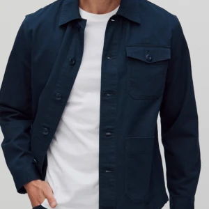 Overshirt - Säljer denna dobber overshirt som aldrig är använd, ny pris 799 mitt pris 650 som inte är fast spikat