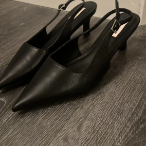 Klackar - Säljer då dom var lite stora☺️helt oanvända 