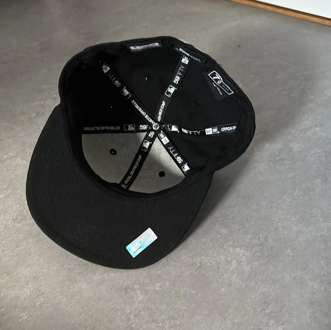 Svart Fitted Cap - 92