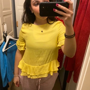 Blus - Blus från mango💛💛💛💛