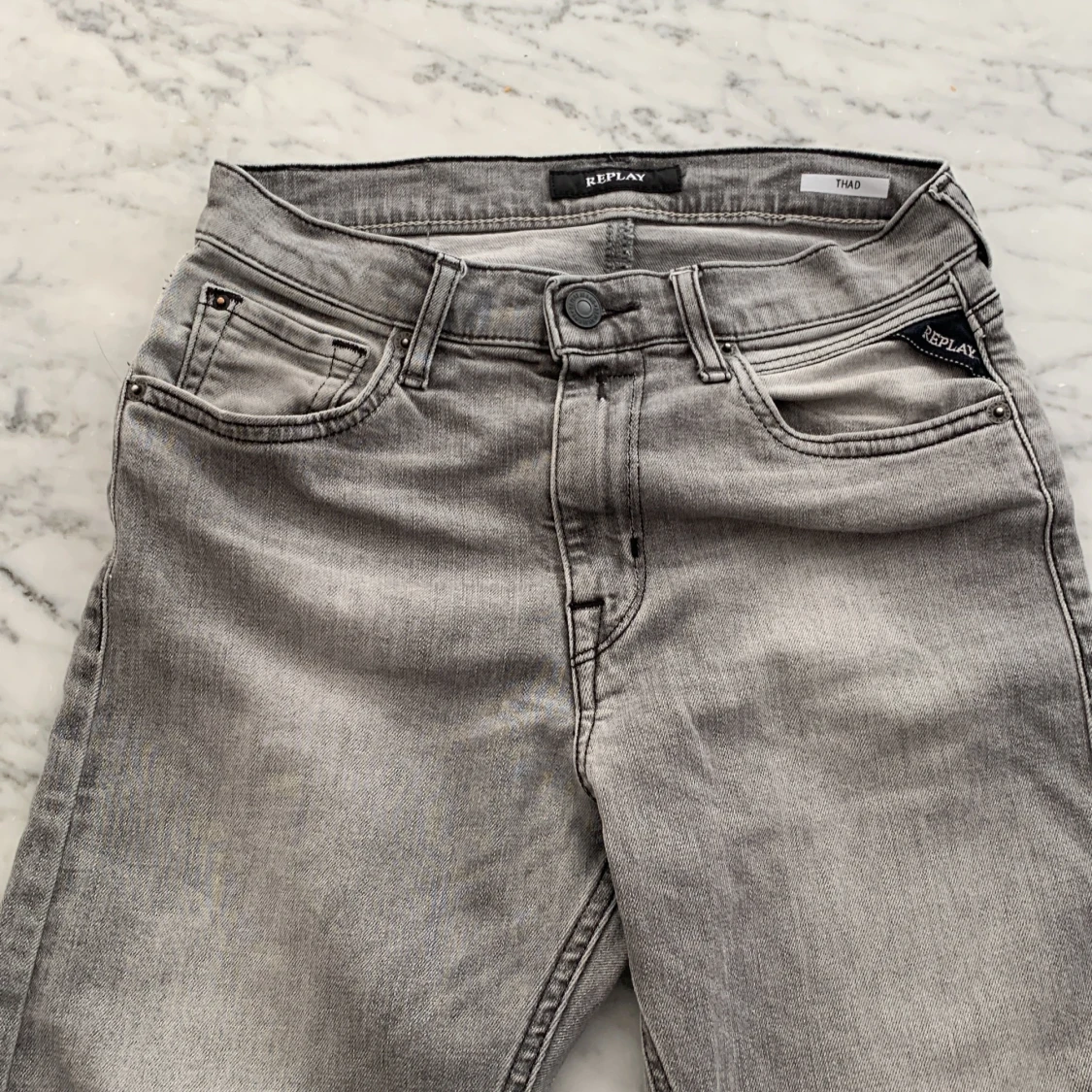 Grå Replay Jeans Modell Thad
