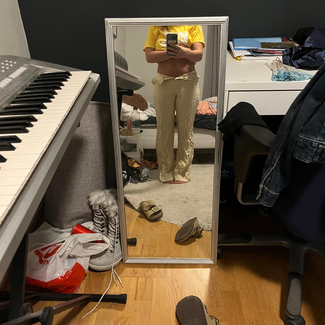 Beige byxor från H&M - 92