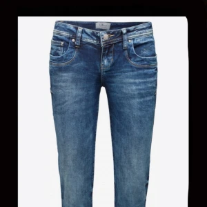Ltb jeans - Säljer mina favorit jeans från ltb i modellen ” Valerie” då dem har blivit för små för mig i midjan. Dem är i bra skick, pris kan diskuteras, original pris är 915kr💝