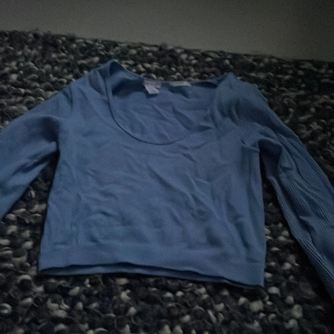 Blå ribbad topp, lång ärmad