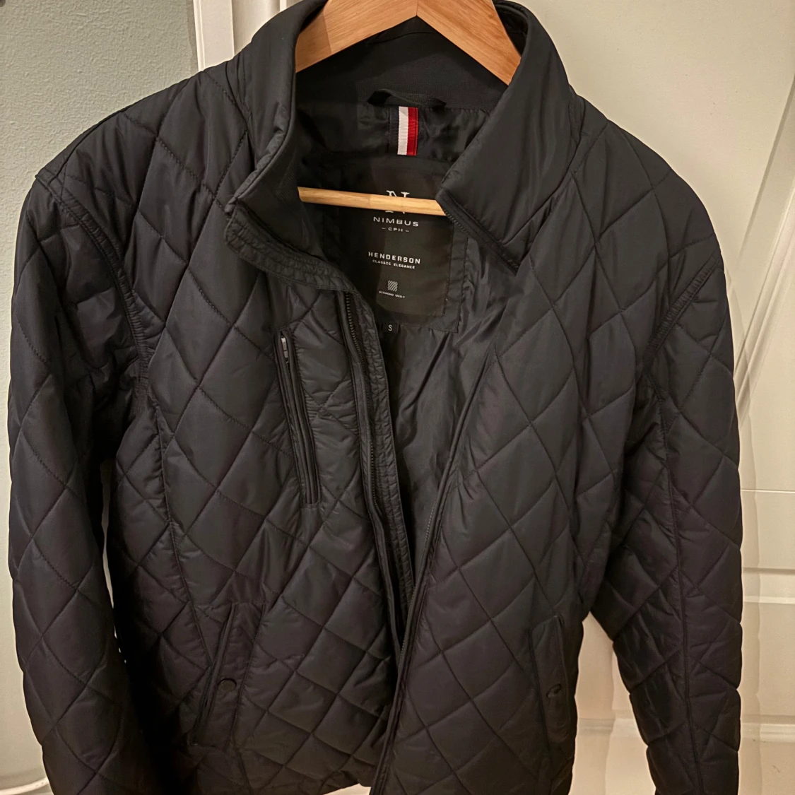 Svart quiltad jacka från Nimbus