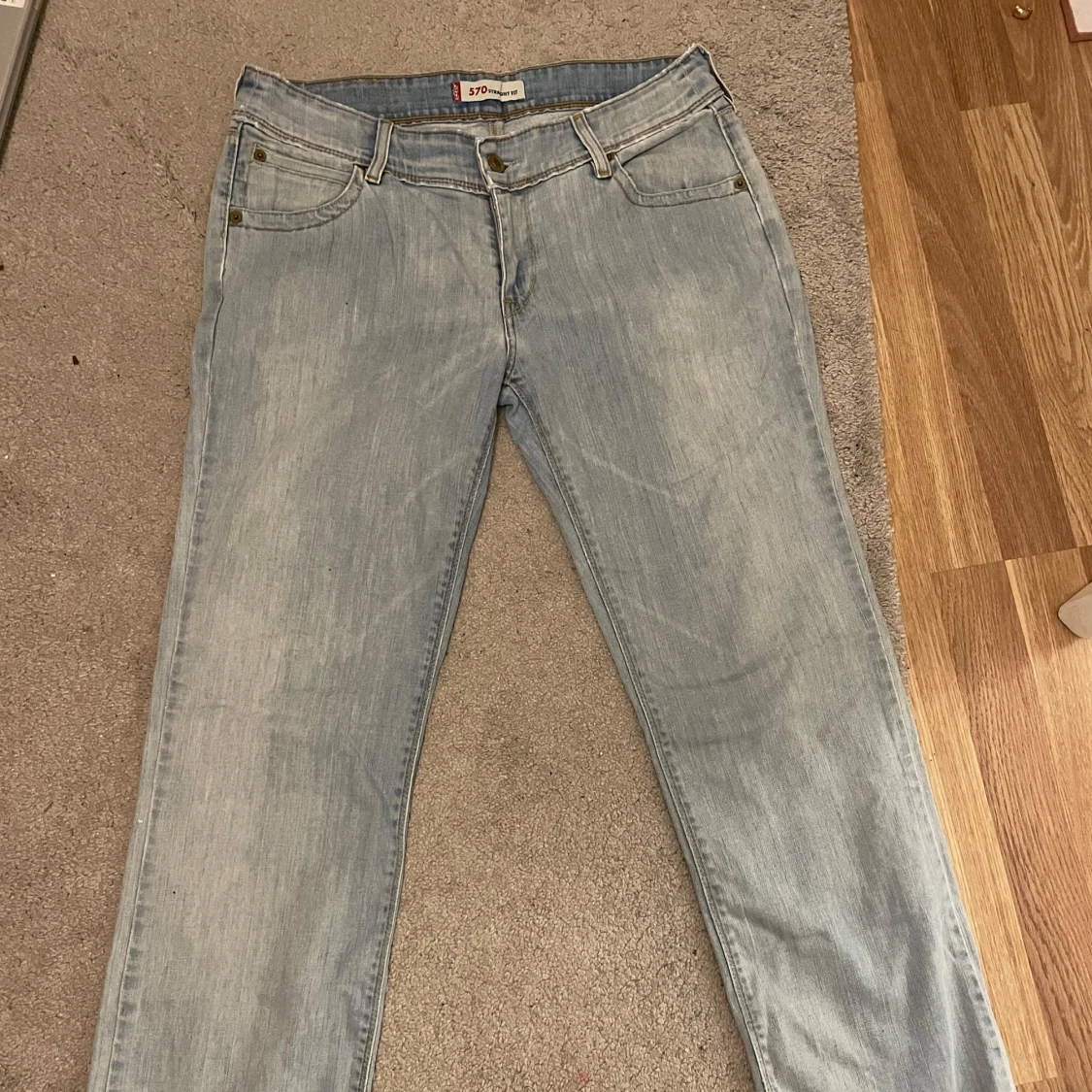 Ljusblå jeans från Levi's lågmidjade med bootcut  - 2