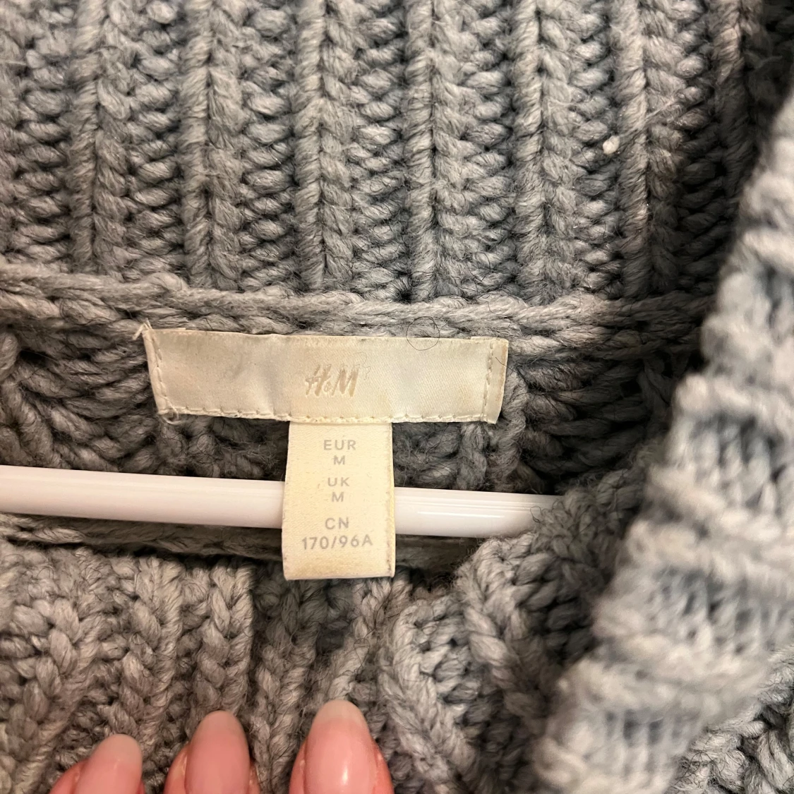 Stickad tröja - 1