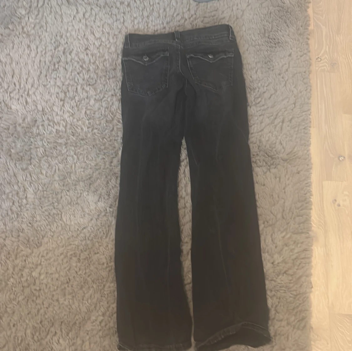 Svarta bootcut jeans - 1