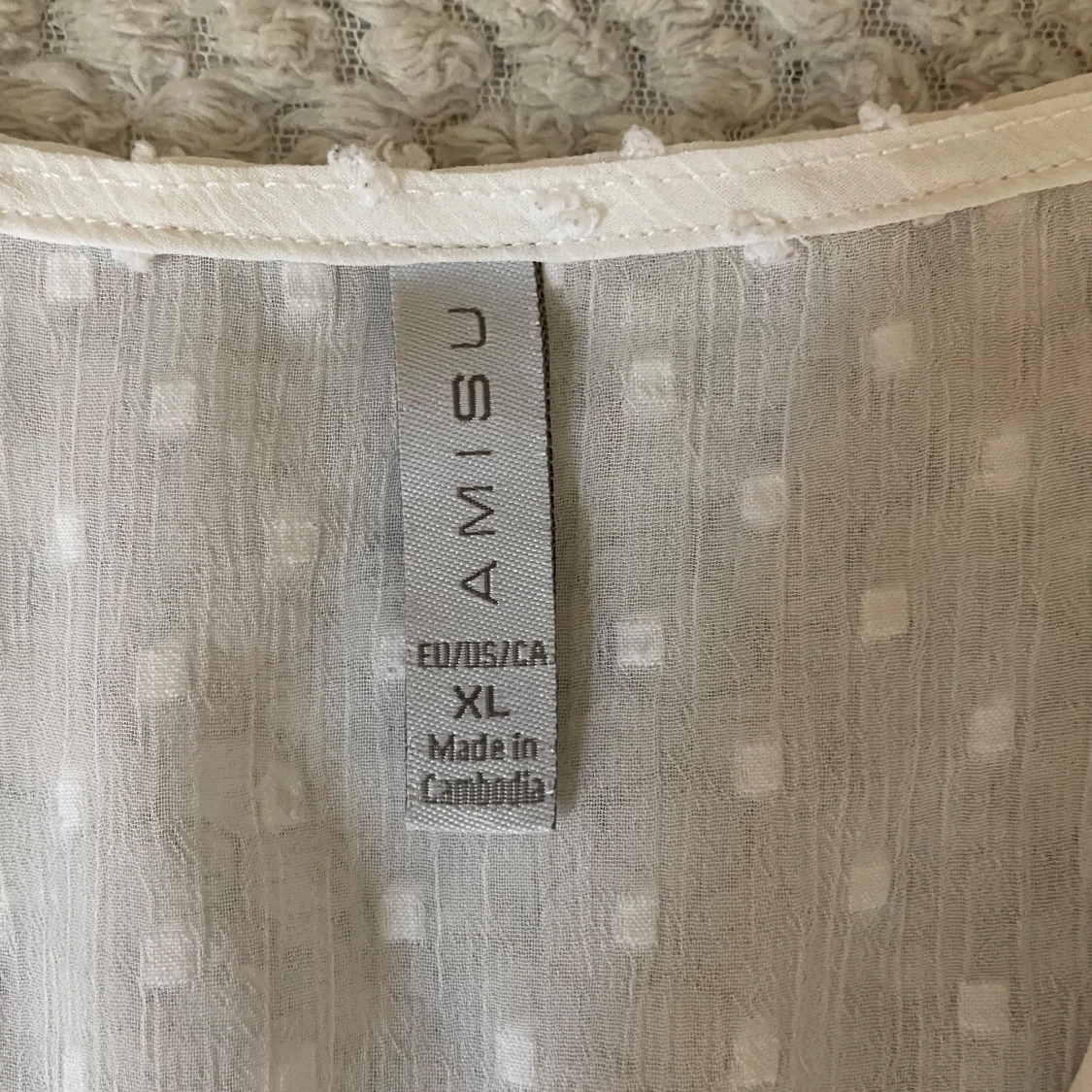 Vit blus från Amisu - 2