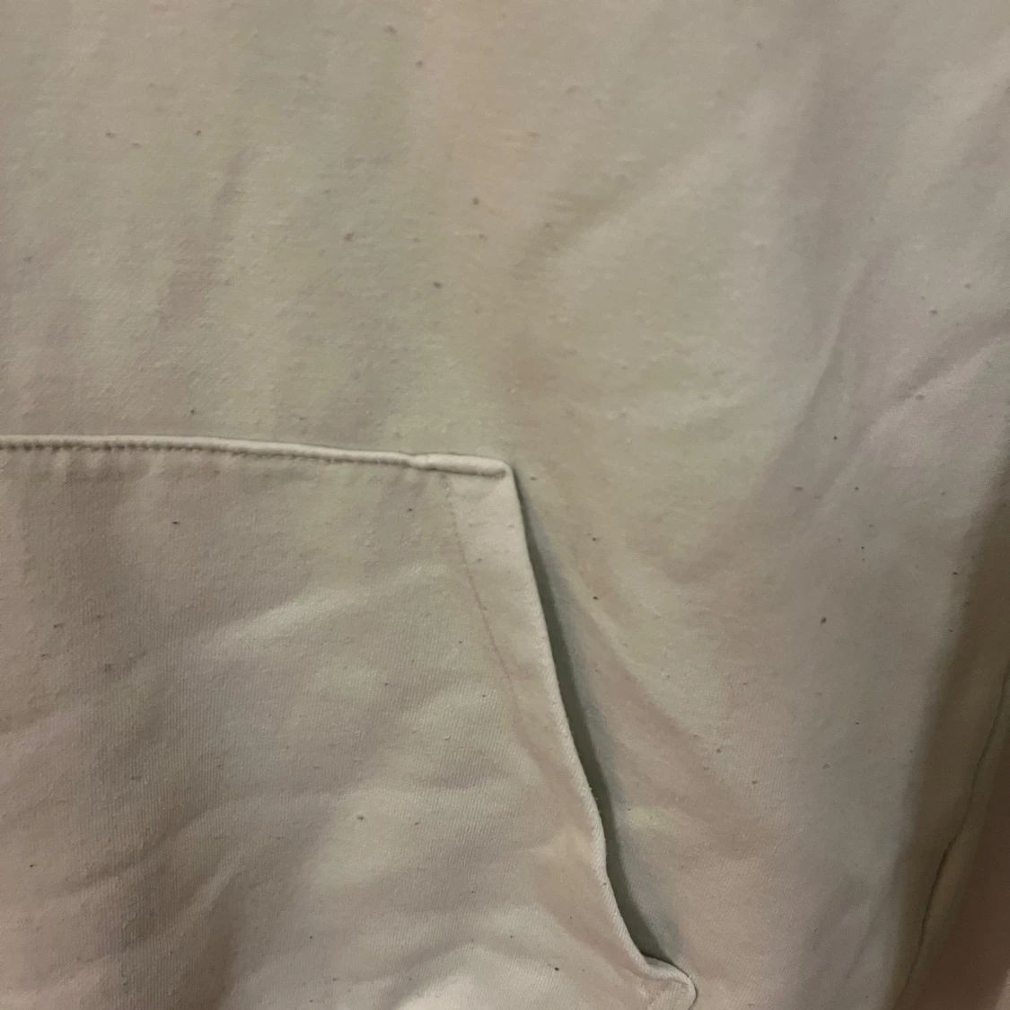 Mintgröna  hoodie från H&M med rosdetalj - 1