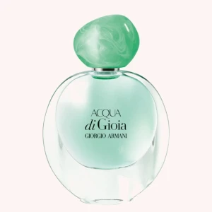 Acqua di Gioia från Giorgio Armani - Säljer en Acqua di Gioia från Giorgio Armani 30ml. Parfymen är helt ny och säljs i sin originalförpacknig. Parfymen köptes för cirka 600kr och jag säljer den nu för 450. Pris kan dock diskuteras vid snabb affär! 🫶🏼